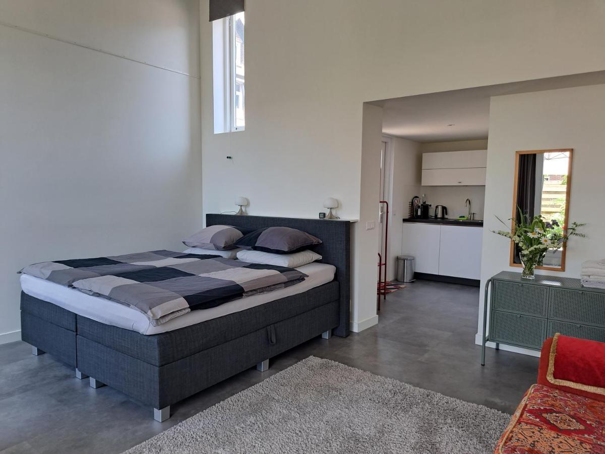 Luxe Ruime Studio Op Unieke, Rustige Locatie Dokkum Exterior photo